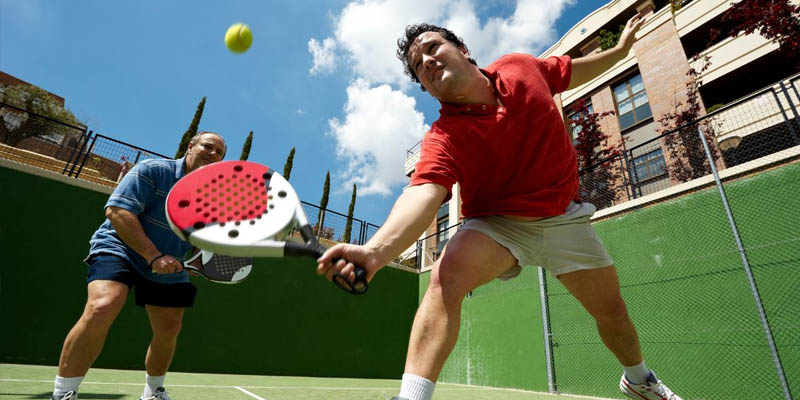 Cómo jugar al pádel